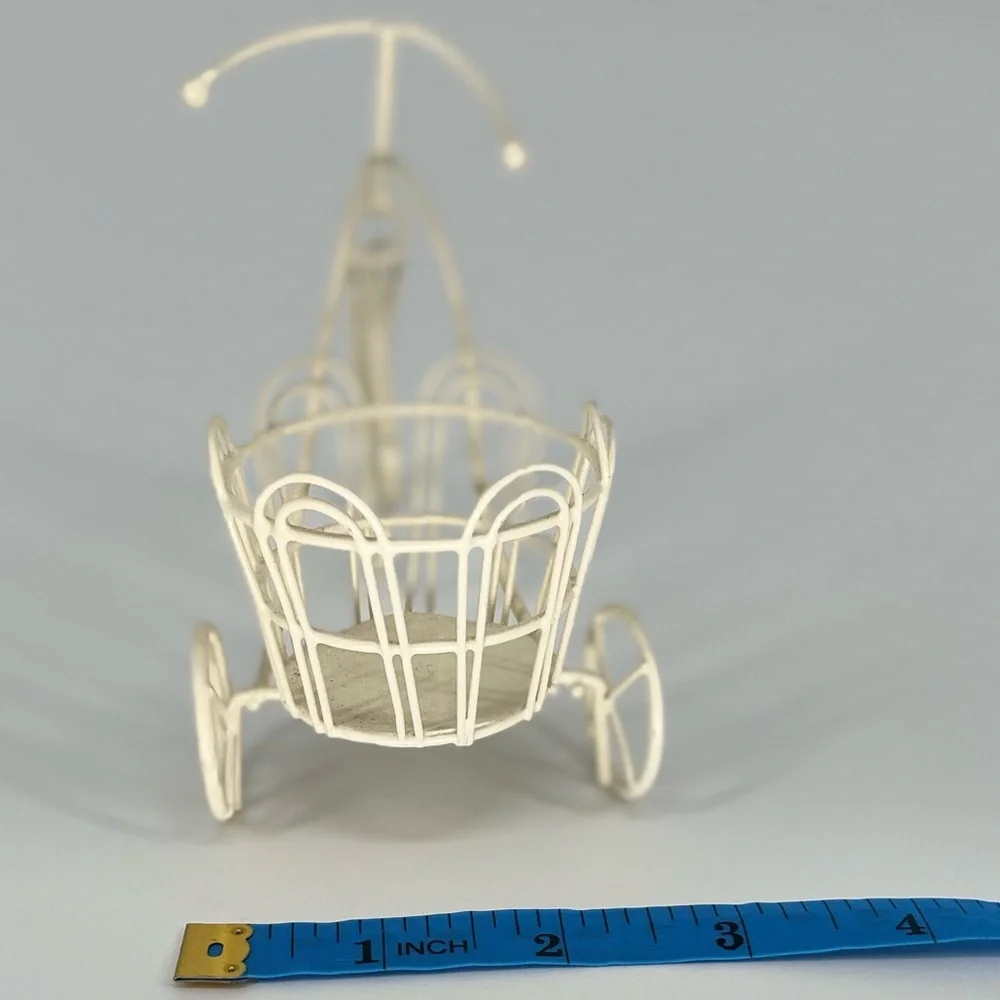 Elegant Cream Metal Bicycle Planter - Picture 5 of 6